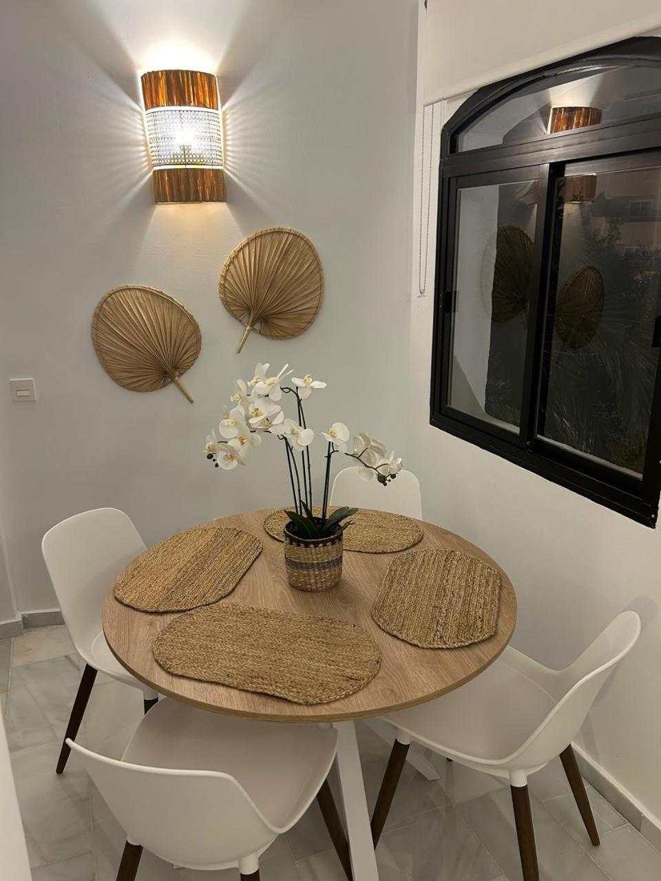 Nomad Stays Milos Y Bali Marbella Bagian luar foto